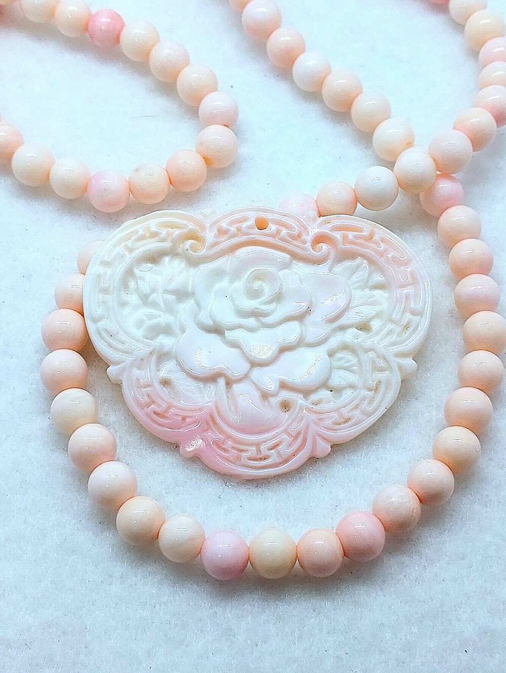 🐚 HQ Queeen Conch "Natural" Handcarved Auspicious Lotus Infinity Shell Pendant